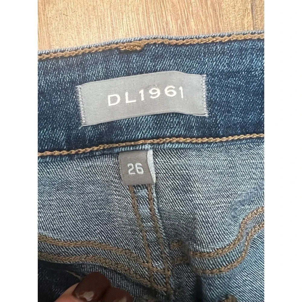 NWOTDL1961 Mara Straight Jeans 26Ankle Mid Rise Blue Raw Hem Stretch Instasculpt
